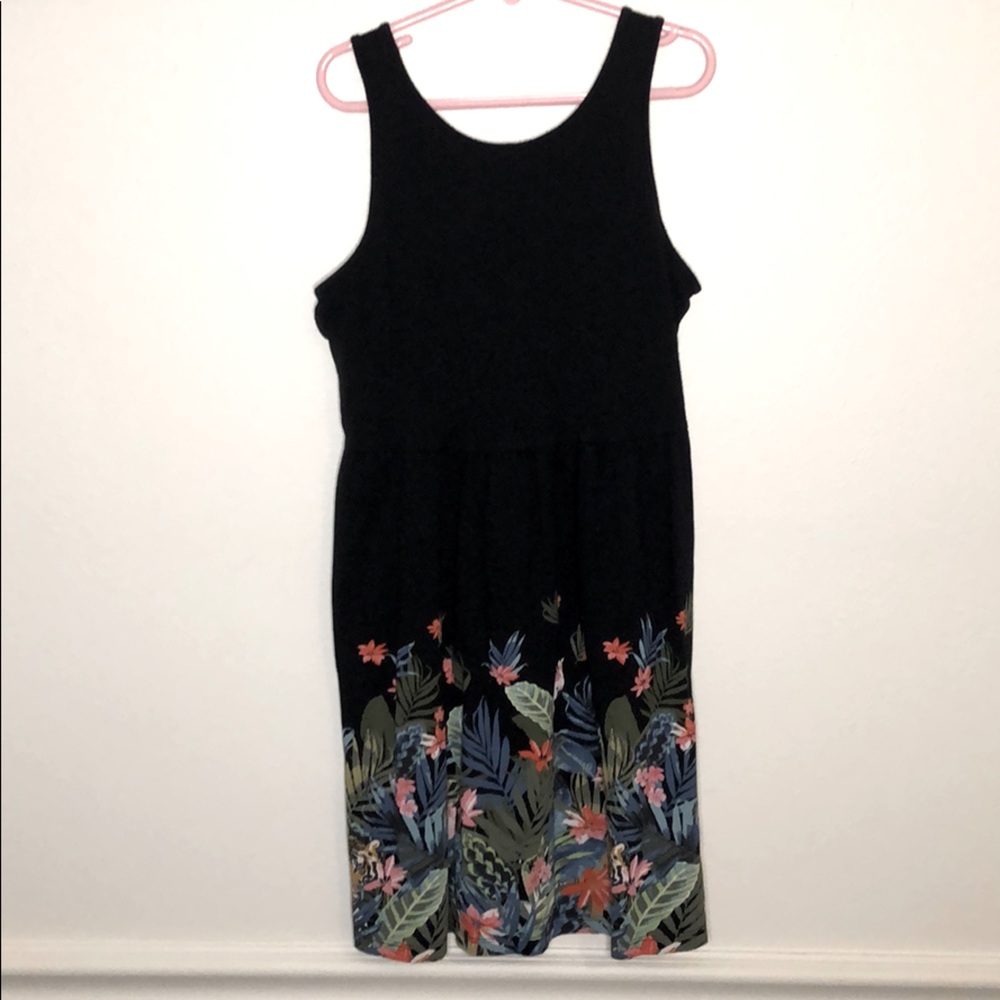 Girls EUC Old Navy dress with jungle motif